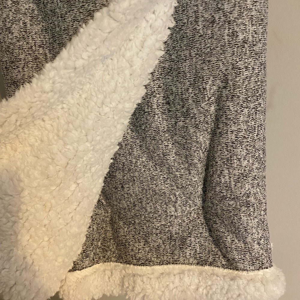 REA DUNN Knit Sherpa Throw - Picture 3 of 3